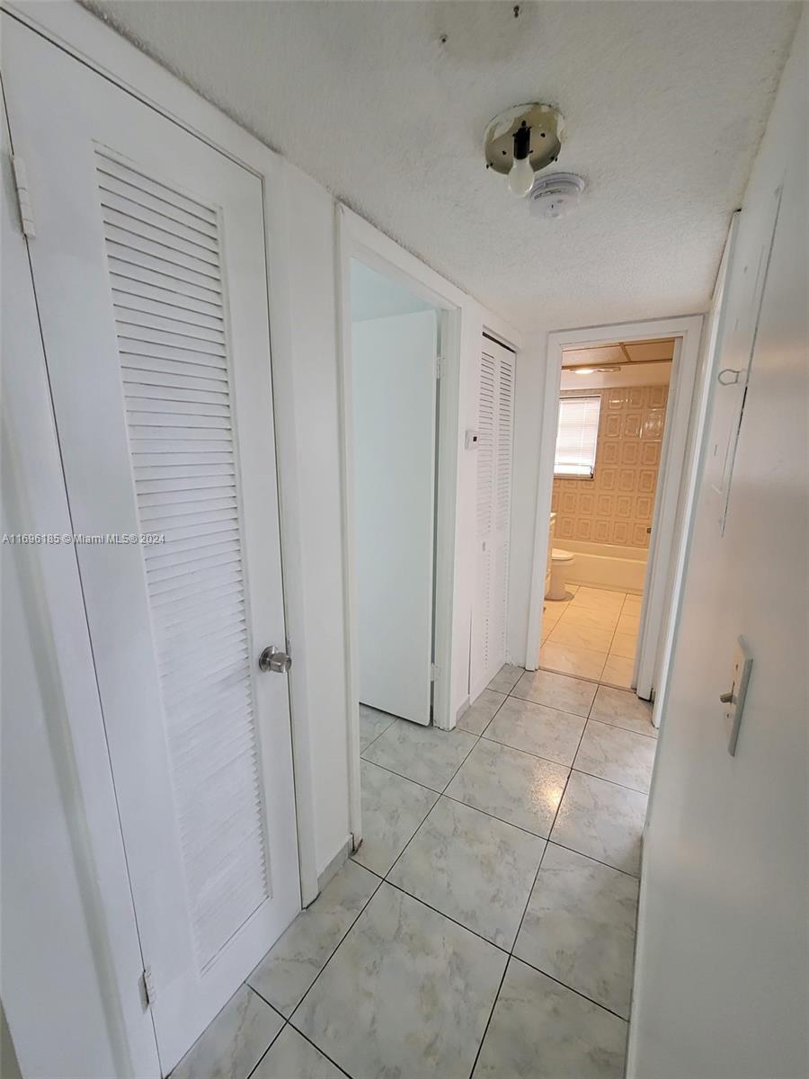 320 NE 12th Ave #408, Hallandale Beach, Florida image 11