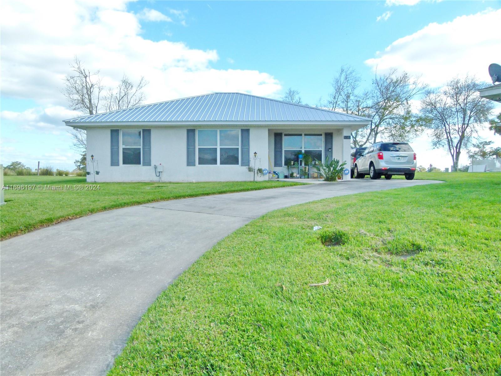 5280 SE 42nd Trace, Okeechobee, Florida image 3