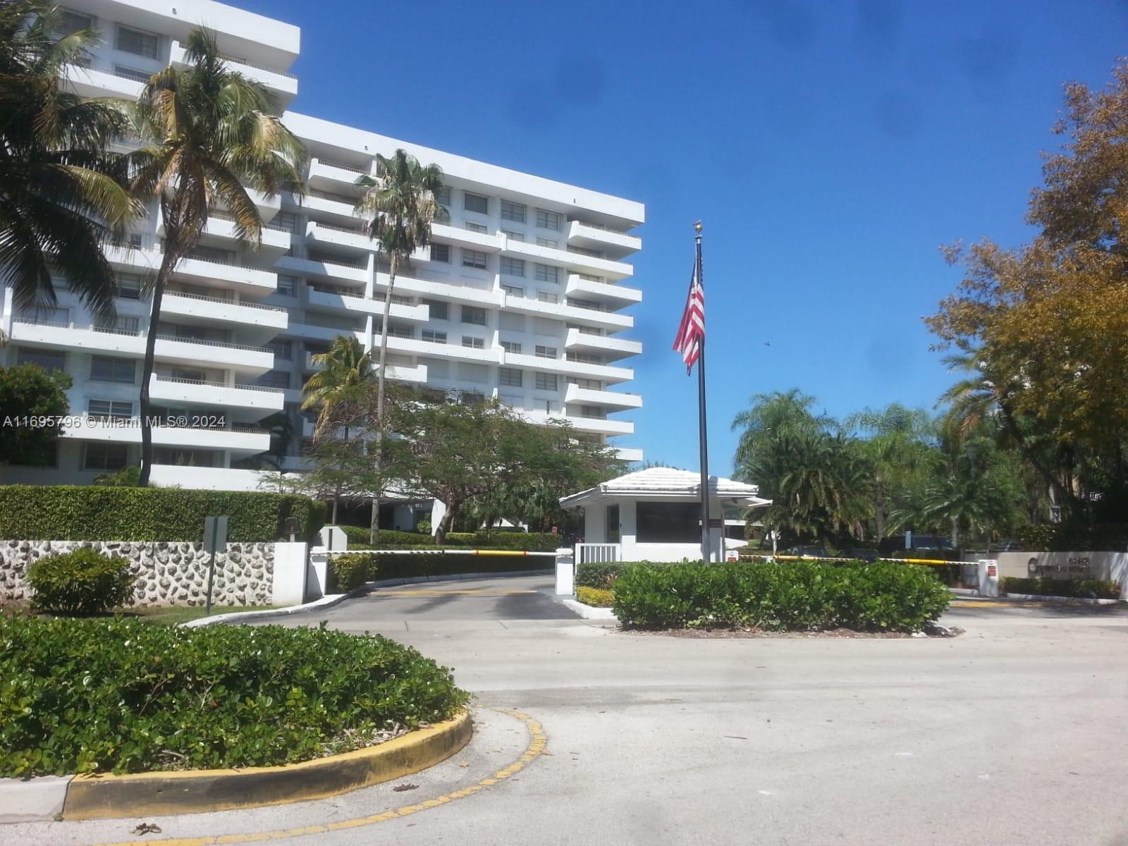 Furnished studio for rent in Key Biscayne. Six month minimum. Commodore Club West is part of the Commodore buildings. Beach front property. No parking spot.