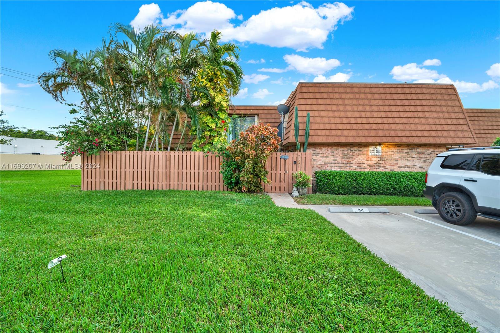 2551 Garden Ct #2551, Cooper City, Florida image 38