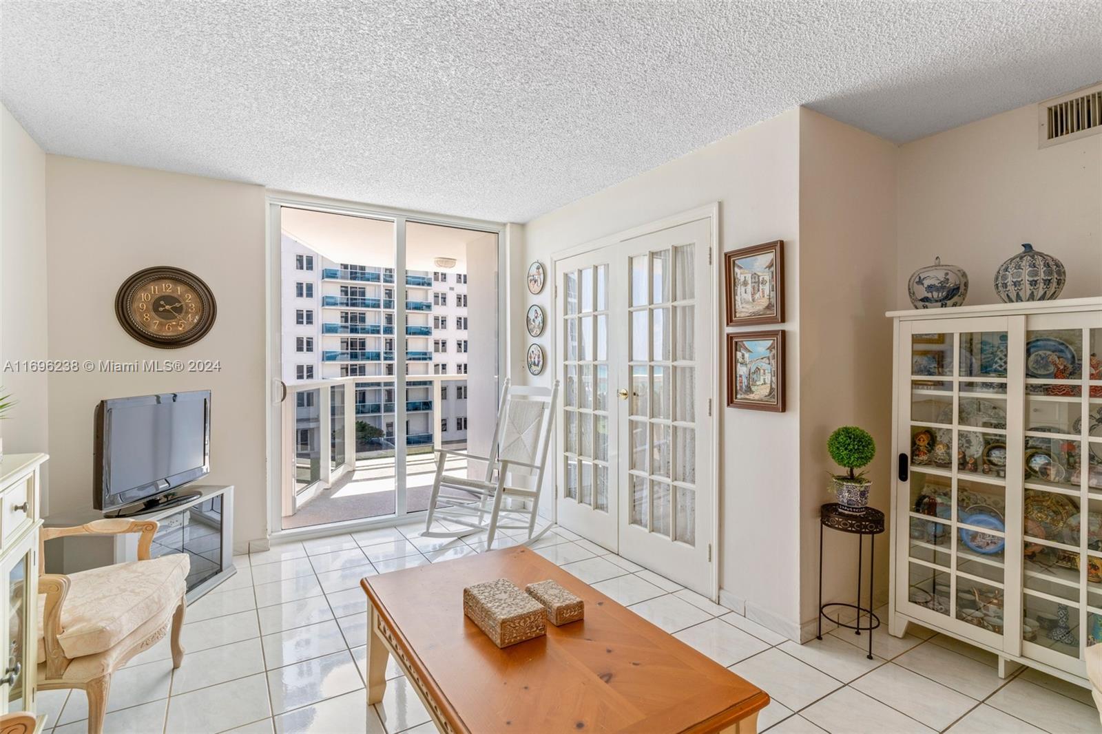 2401 Collins Ave #703, Miami Beach, Florida image 10