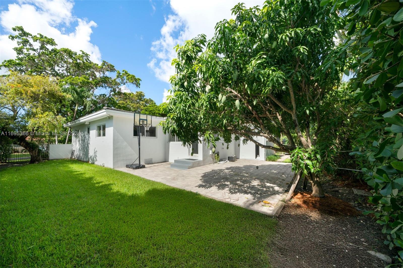 421 Savona Ave, Coral Gables, Florida image 37