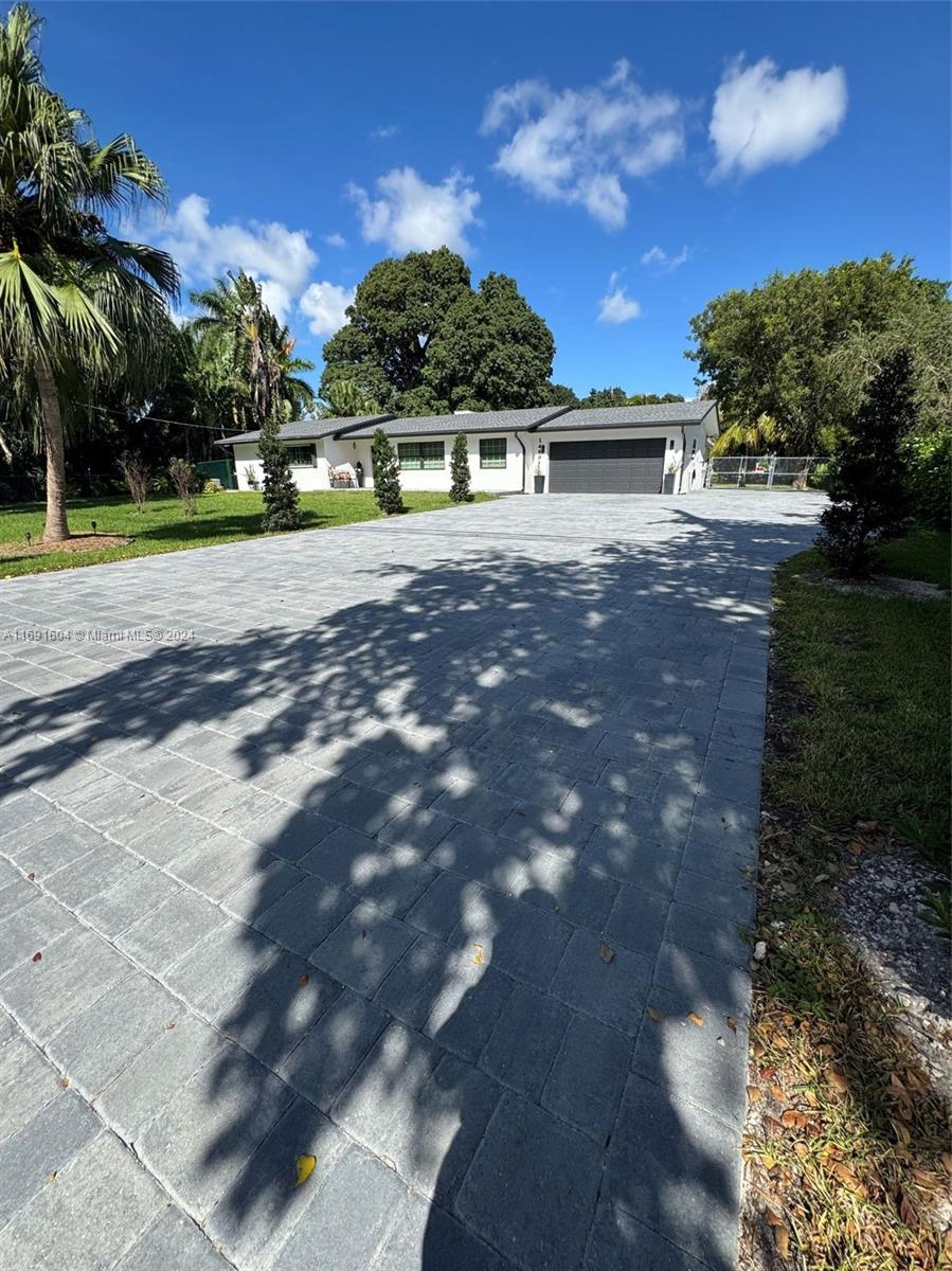 14691 SW 20th St, Davie, Florida image 2