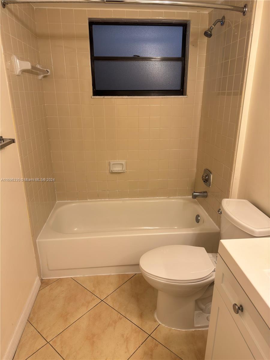 8020 Hampton Blvd #303, North Lauderdale, Florida image 10