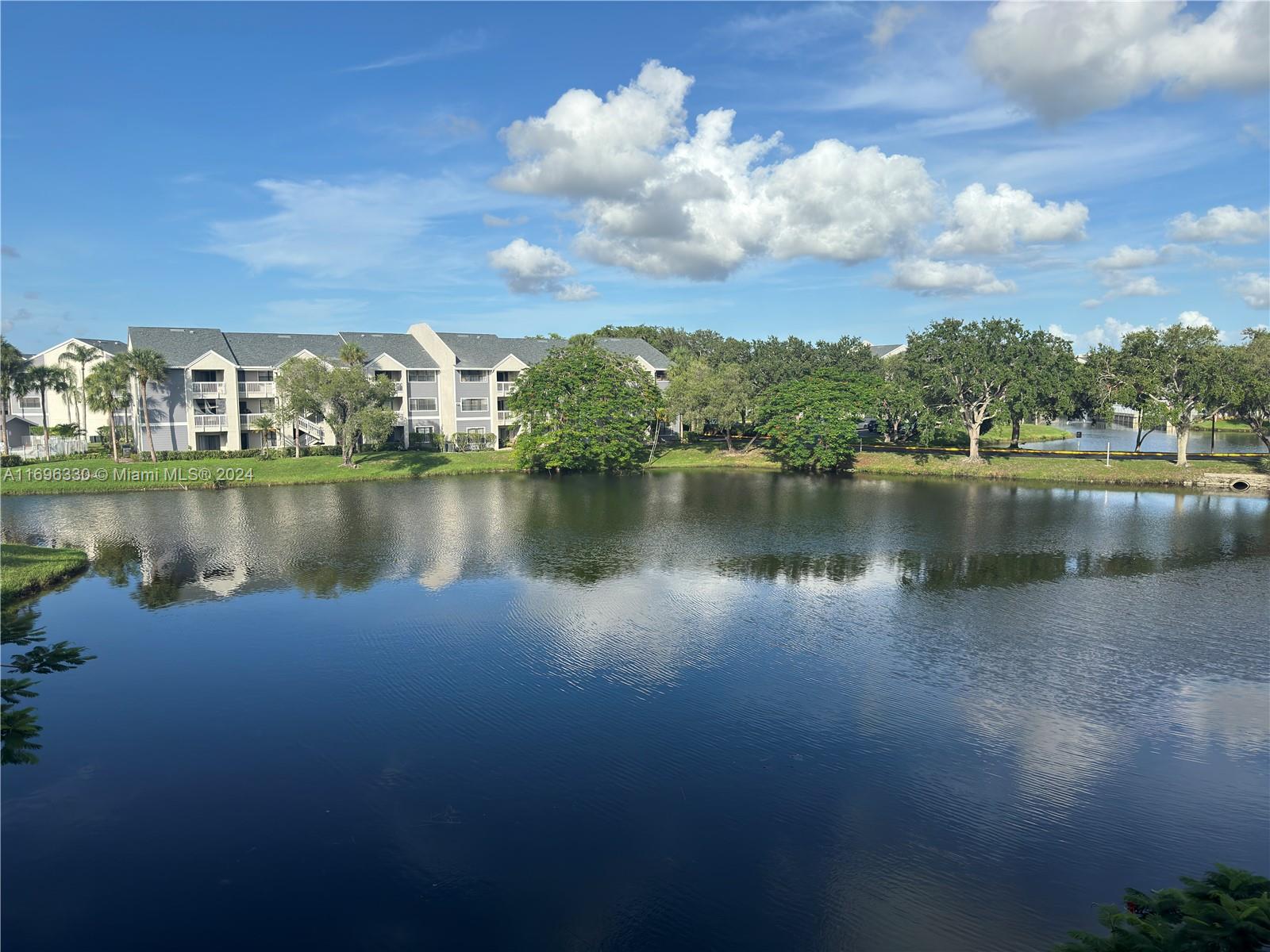 8020 Hampton Blvd #303, North Lauderdale, Florida image 8