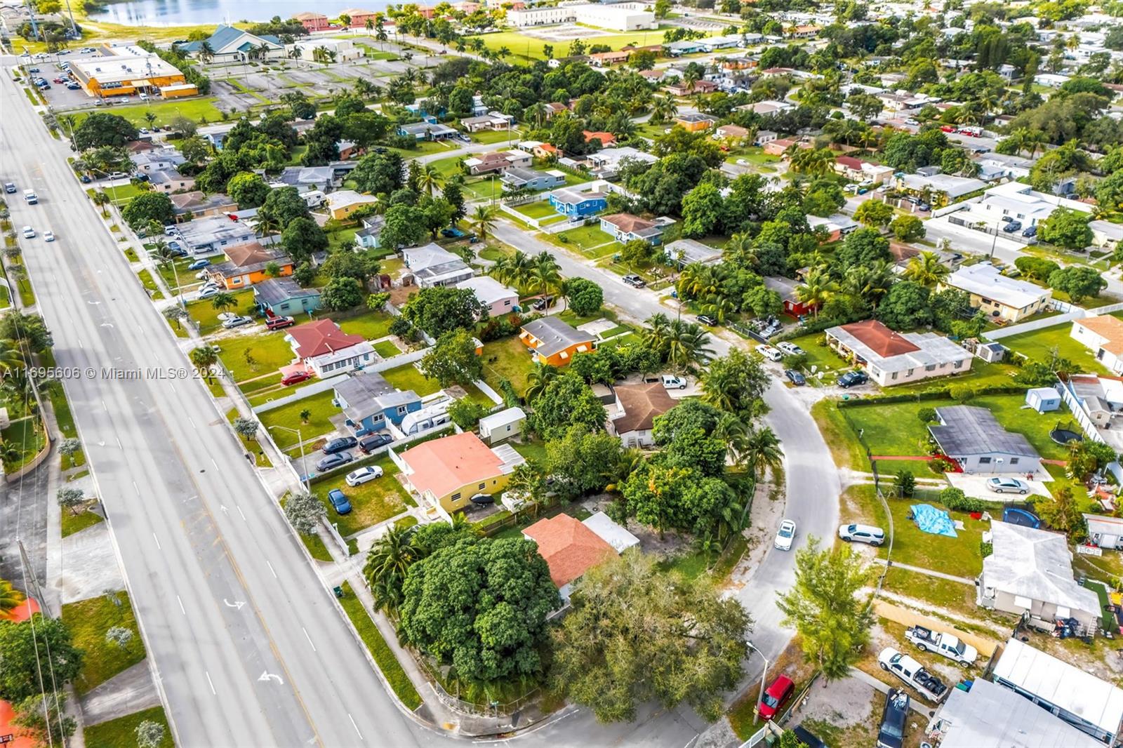 12325 NW 17th Ct, Miami, Florida image 9