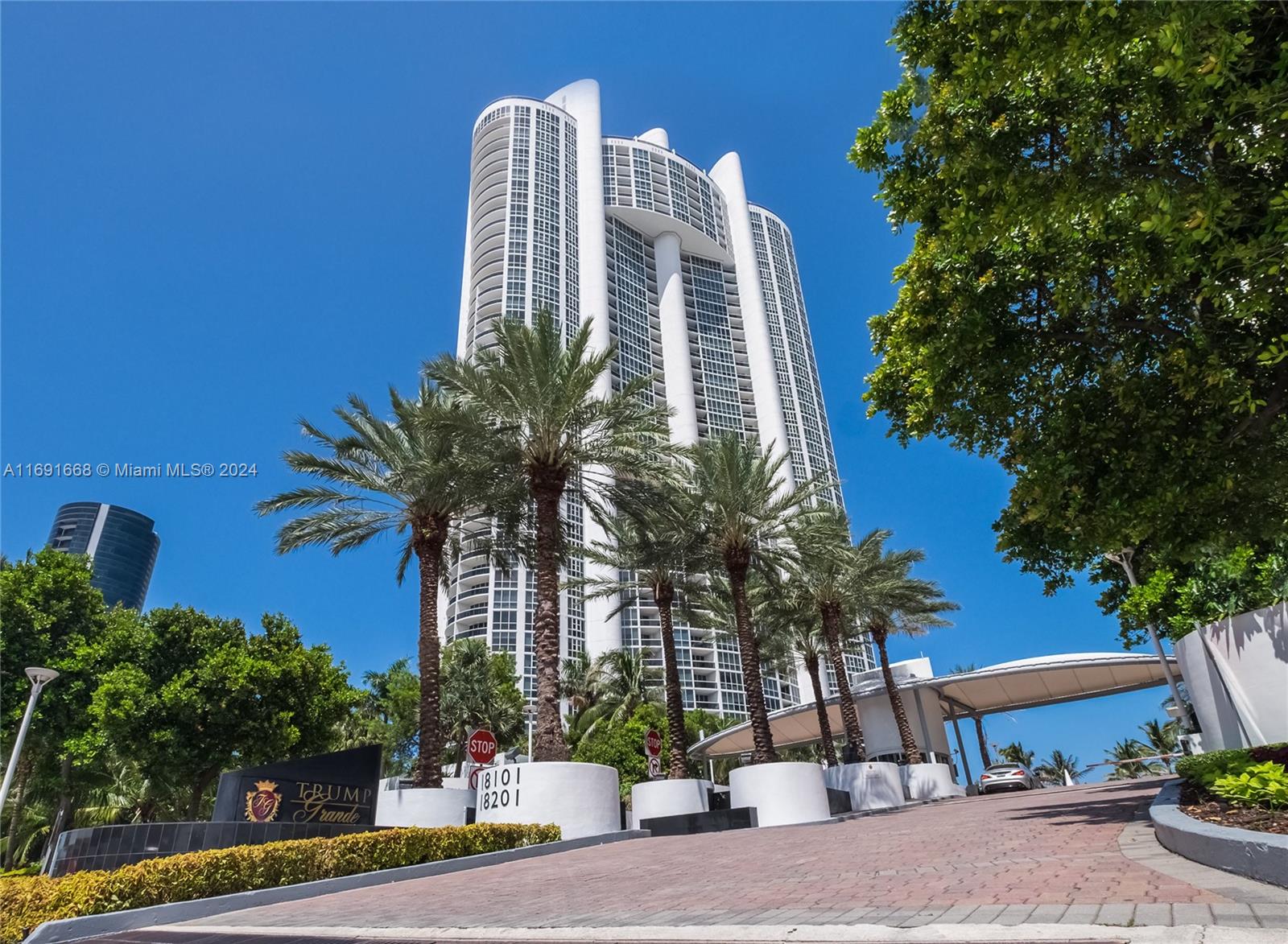 18201 Collins Ave #TS3, Sunny Isles Beach, Florida image 3