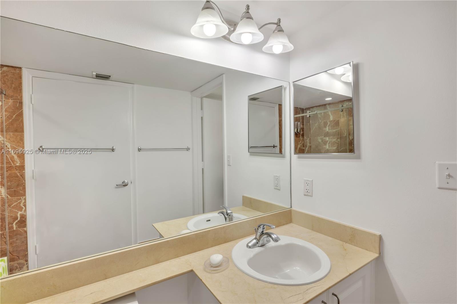 90 Alton Rd #1902, Miami Beach FL 33139
