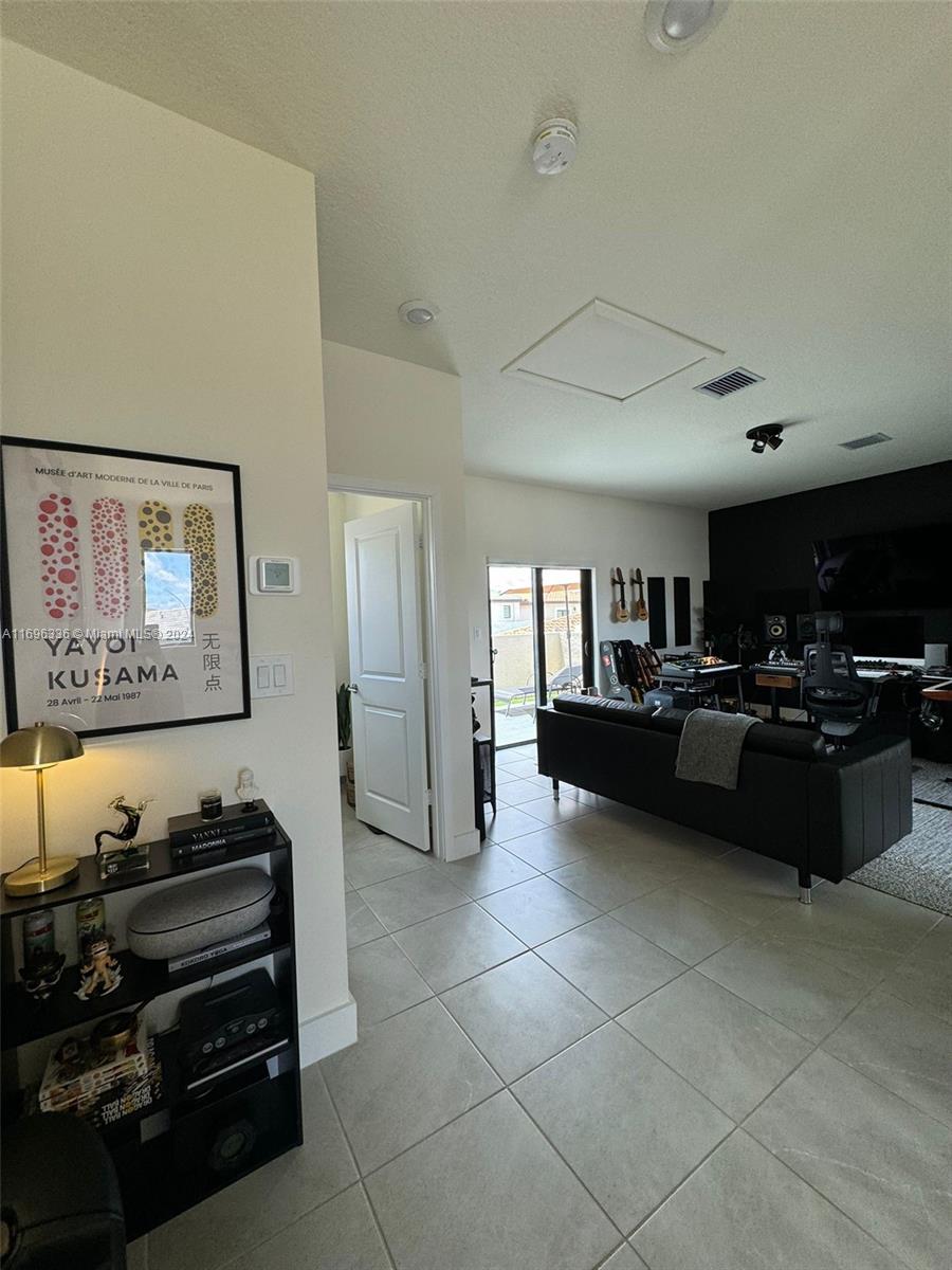 4648 NW 83rd Ave