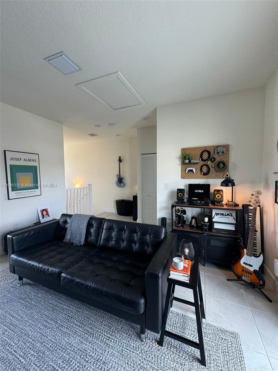 4648 NW 83rd Ave