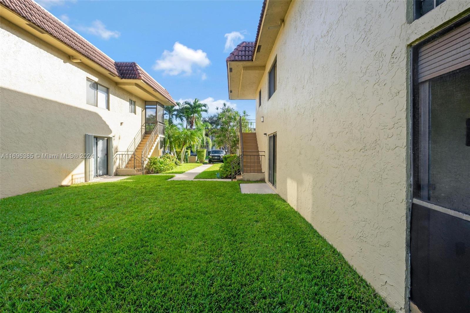 305 Lakeview Dr #104, Weston, Florida image 24