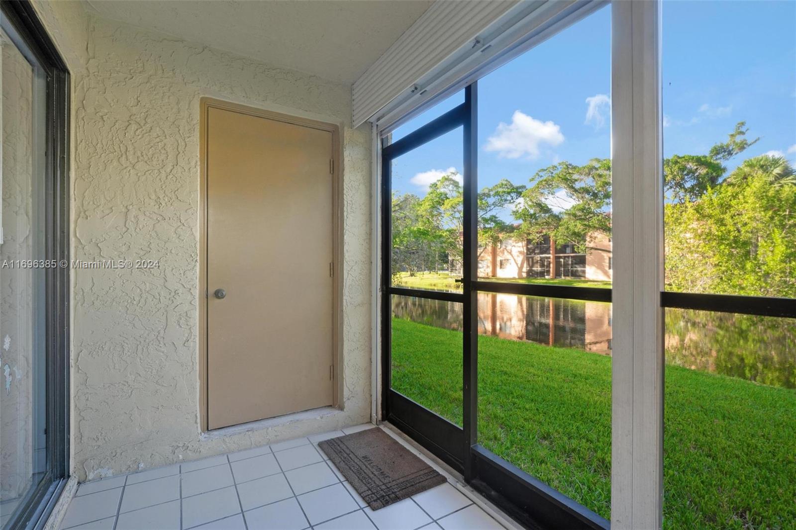 305 Lakeview Dr #104, Weston, Florida image 27