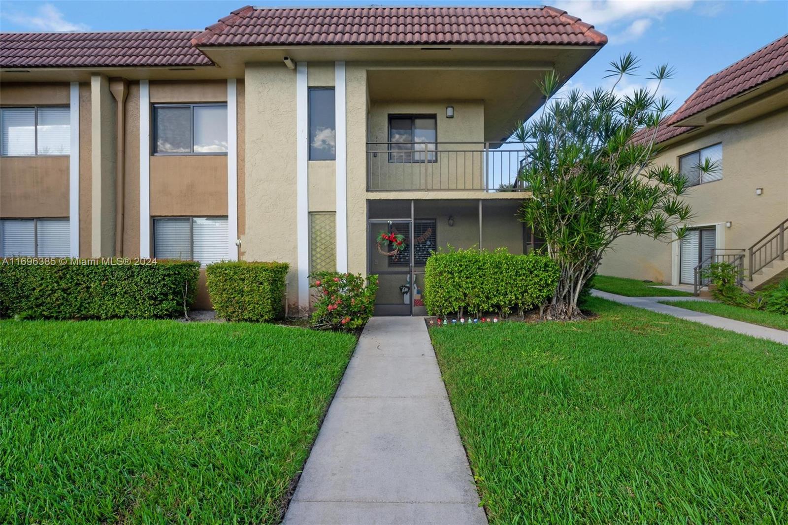 305 Lakeview Dr #104, Weston, Florida image 36