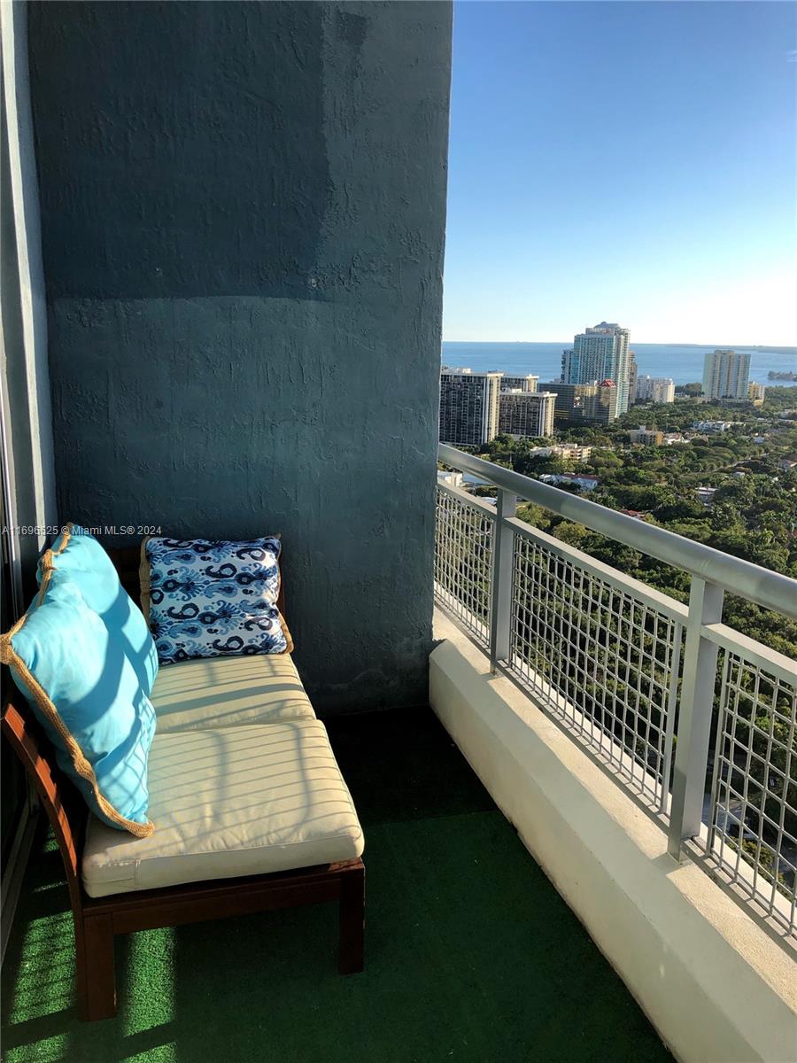 60 SW 13th St #3009, Miami FL 33130