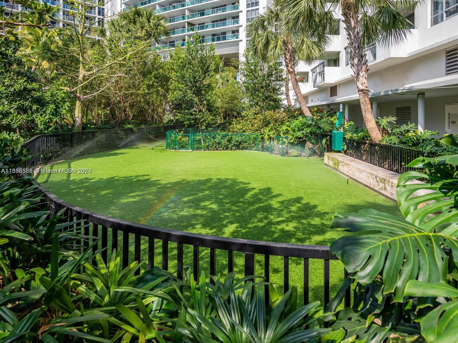 Residential, Miami Beach, Florida image 8