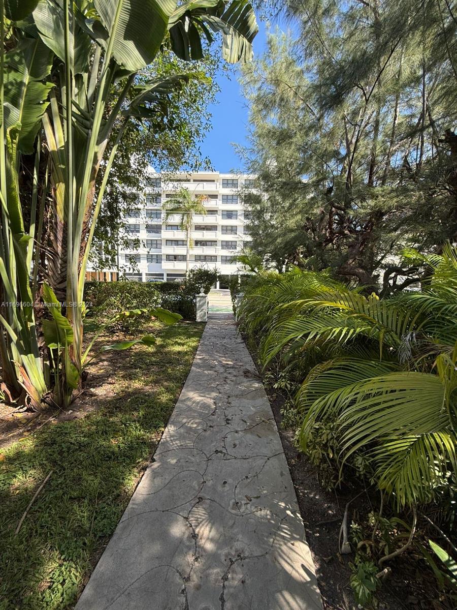 Residential, Bay Harbor Islands, Florida image 25