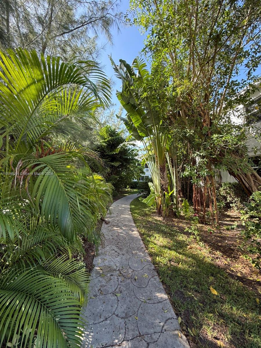 Residential, Bay Harbor Islands, Florida image 28