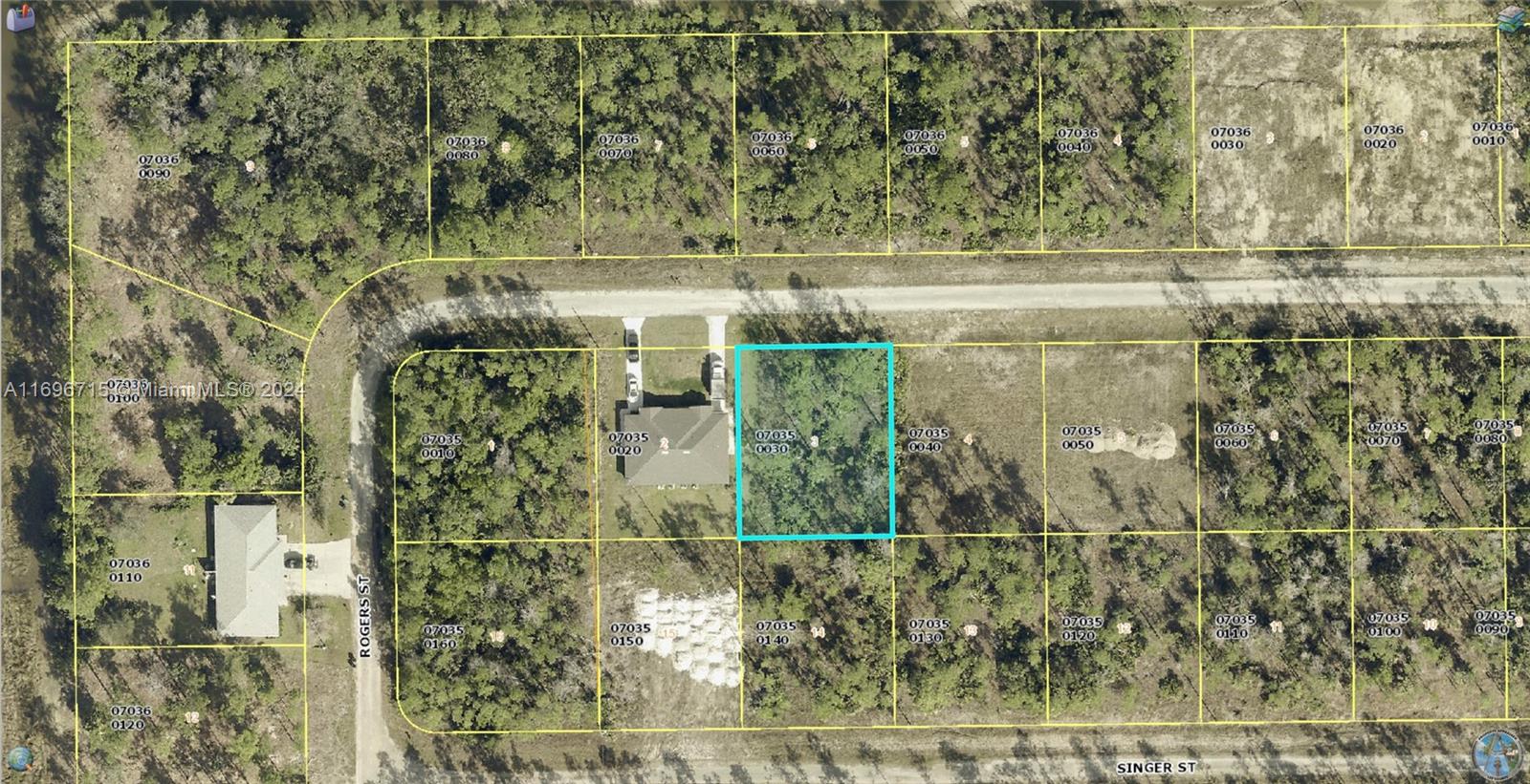 221/223 Rogers St, Lehigh Acres, Florida image 1