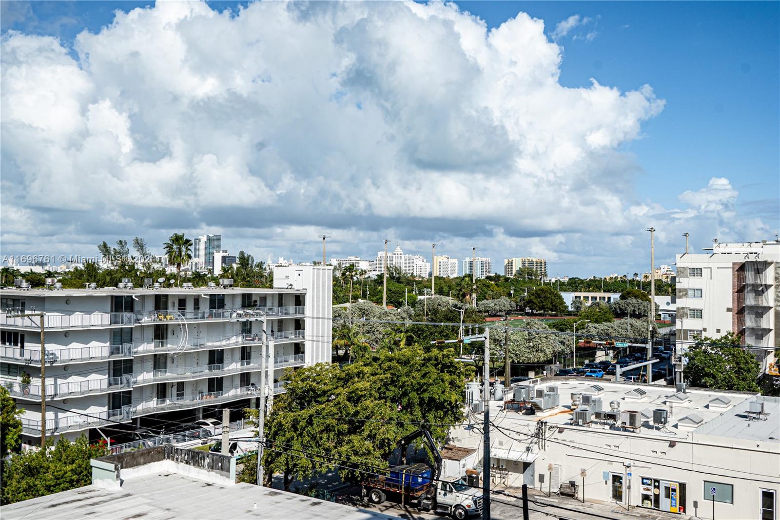 Residential, Miami Beach, Florida image 9