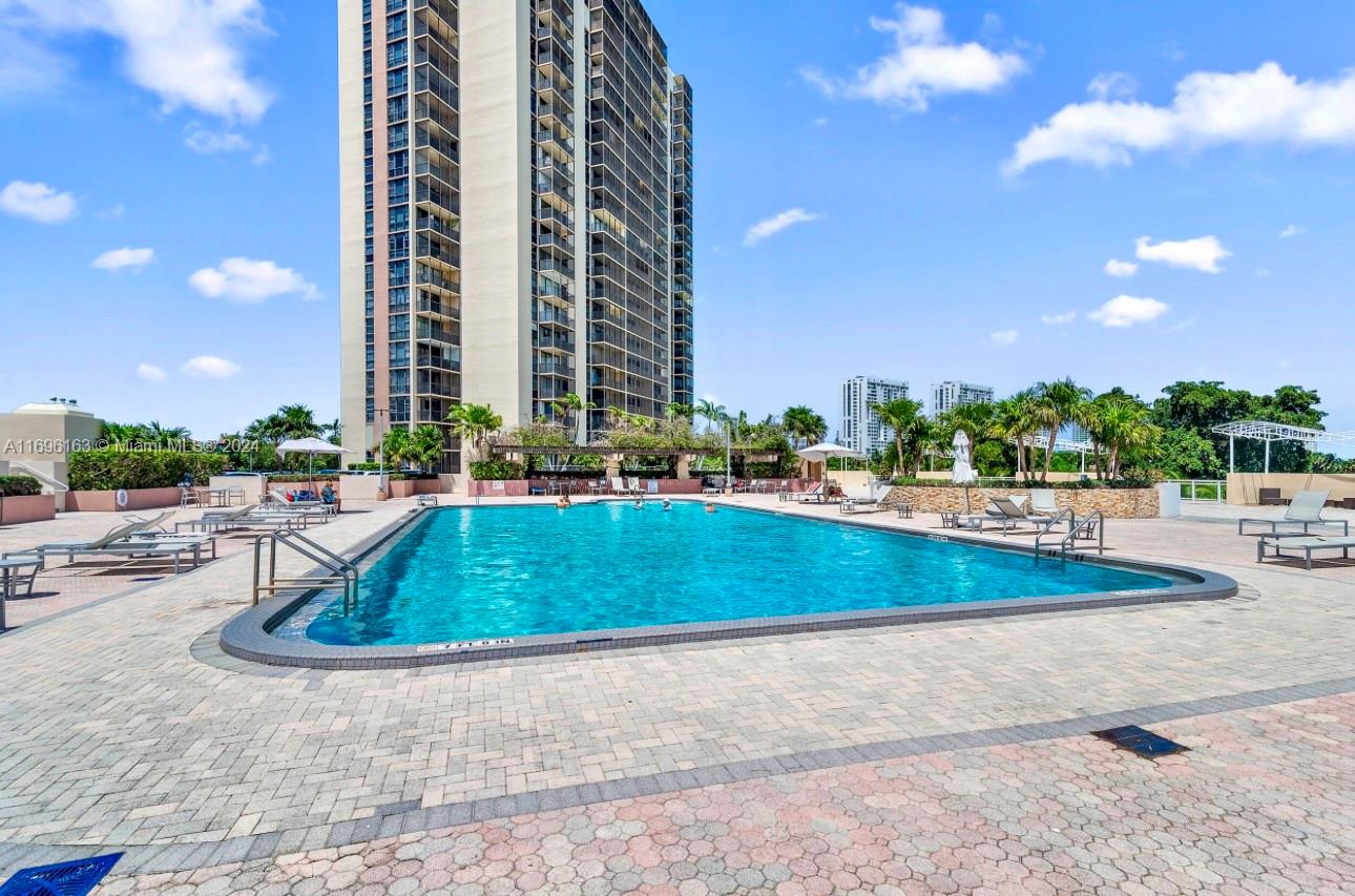 20335 W Country Club Dr #302, Aventura, Florida image 20