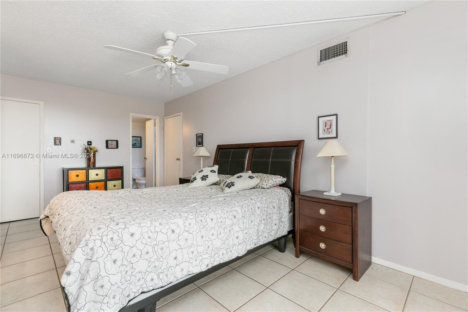 2000 Atlantic Shores Blvd #502, Hallandale Beach, Florida image 16