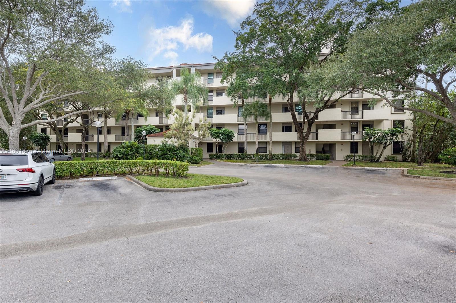 2907 S Carambola Cir S #105, Coconut Creek, Florida image 18