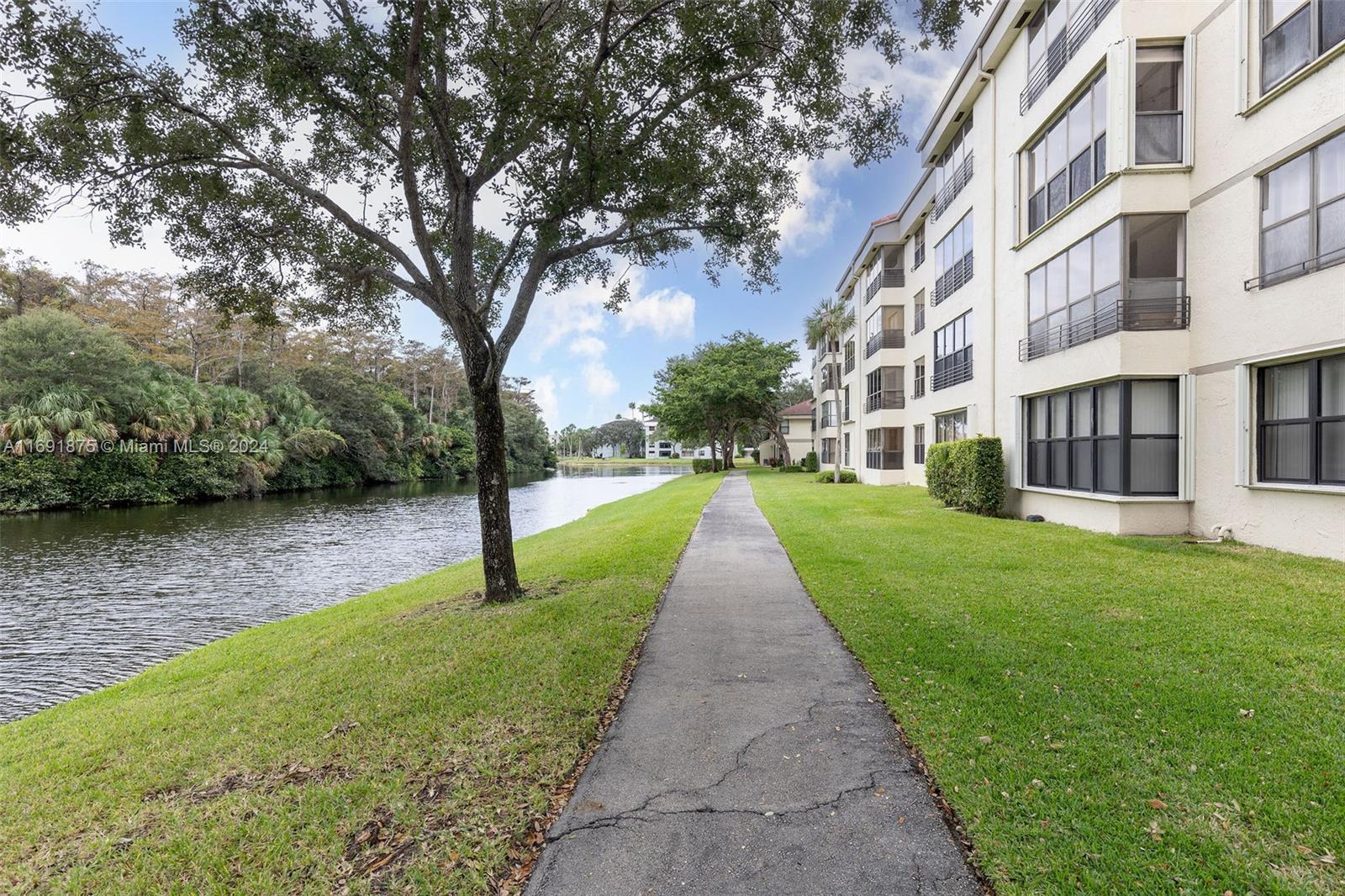 2907 S Carambola Cir S #105, Coconut Creek, Florida image 22