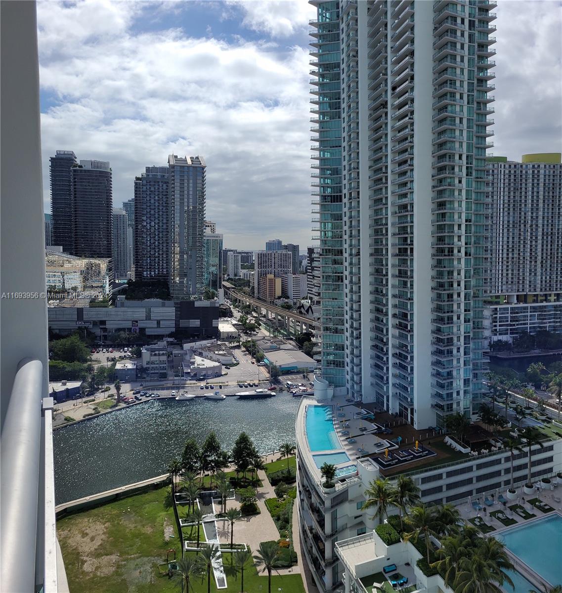 350 S Miami Ave #2714, Miami FL 33130
