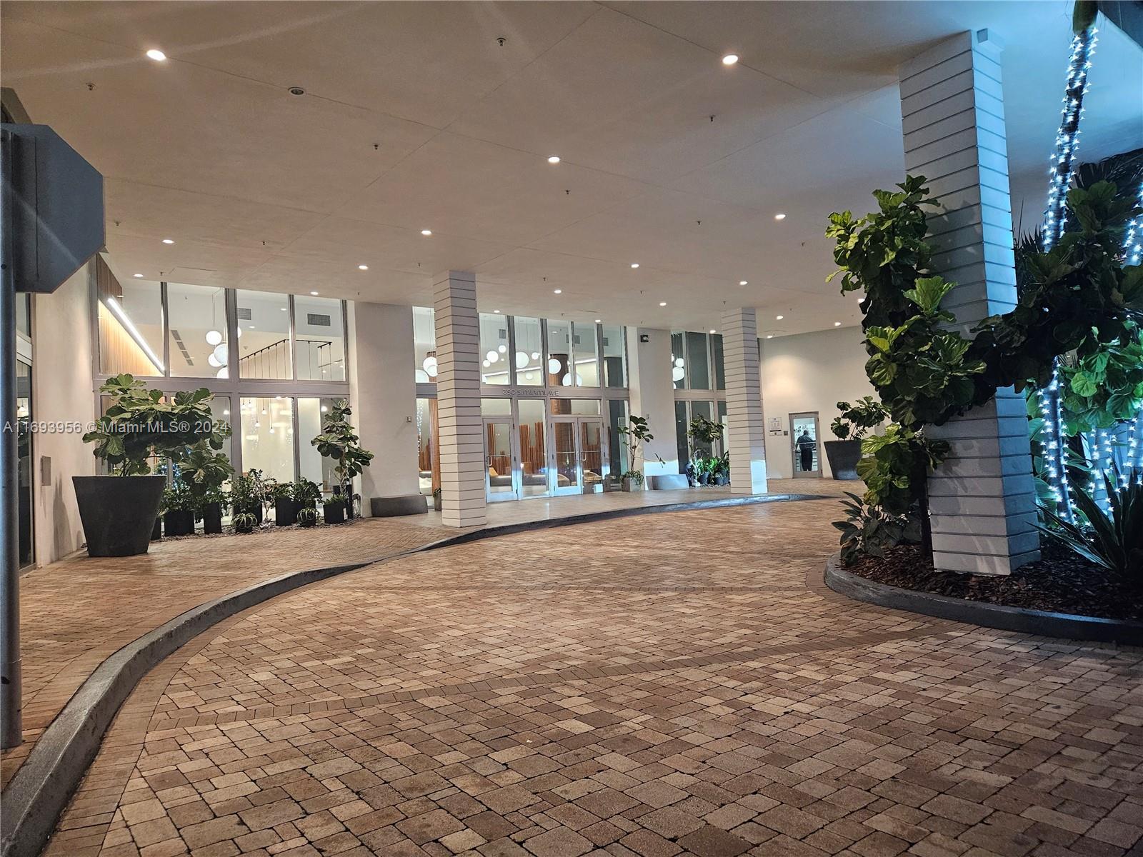 350 S Miami Ave #2714, Miami FL 33130