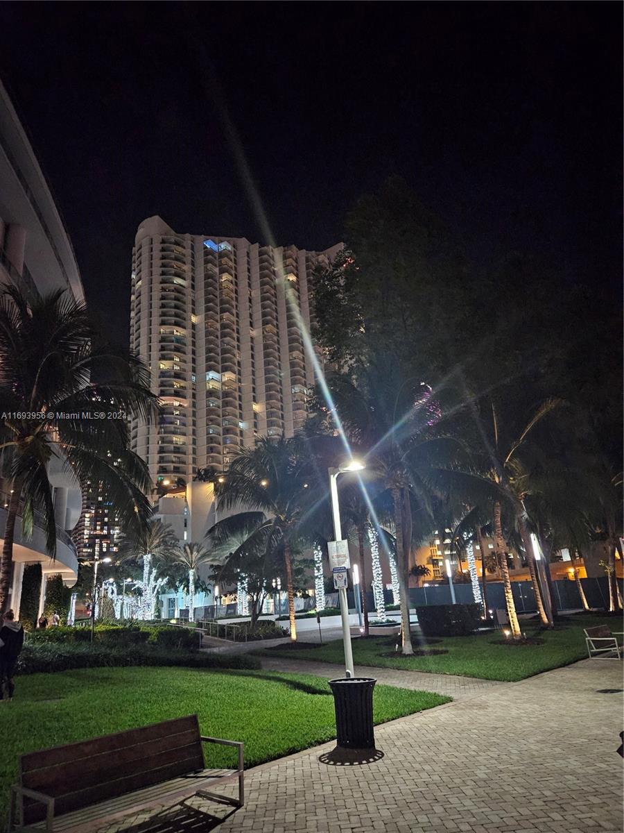 350 S Miami Ave #2714, Miami FL 33130