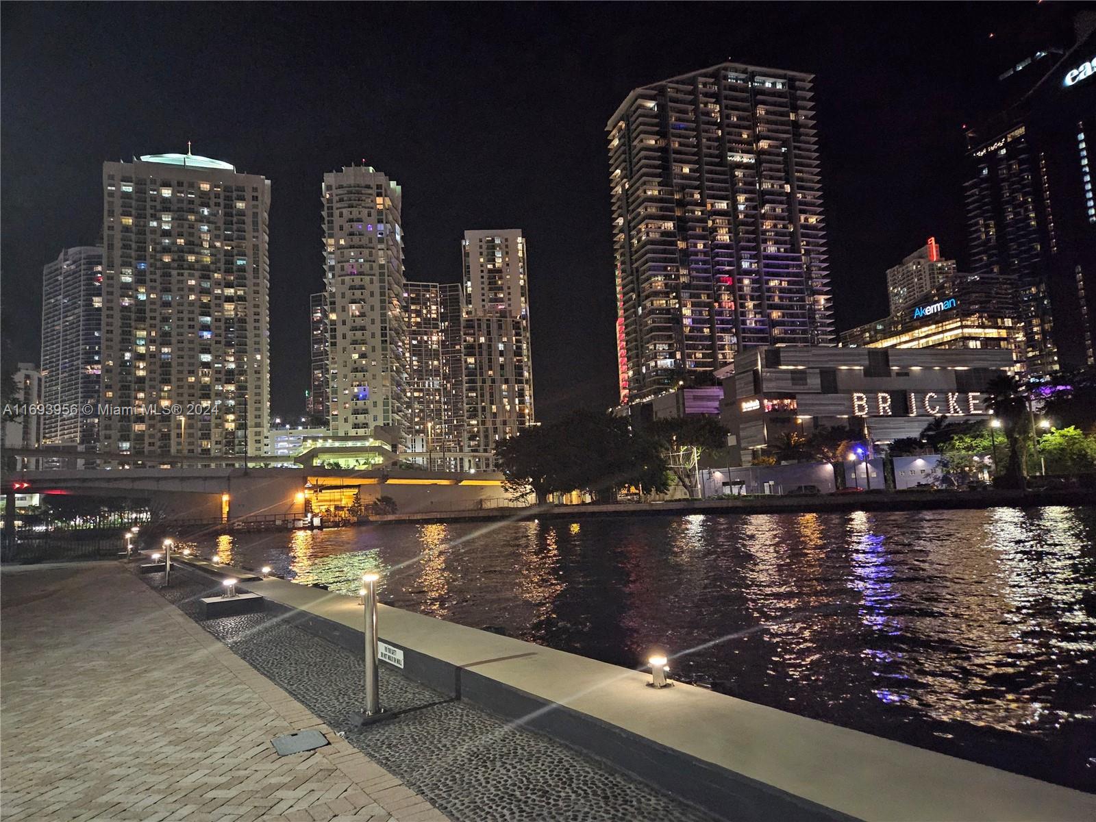 350 S Miami Ave #2714, Miami FL 33130