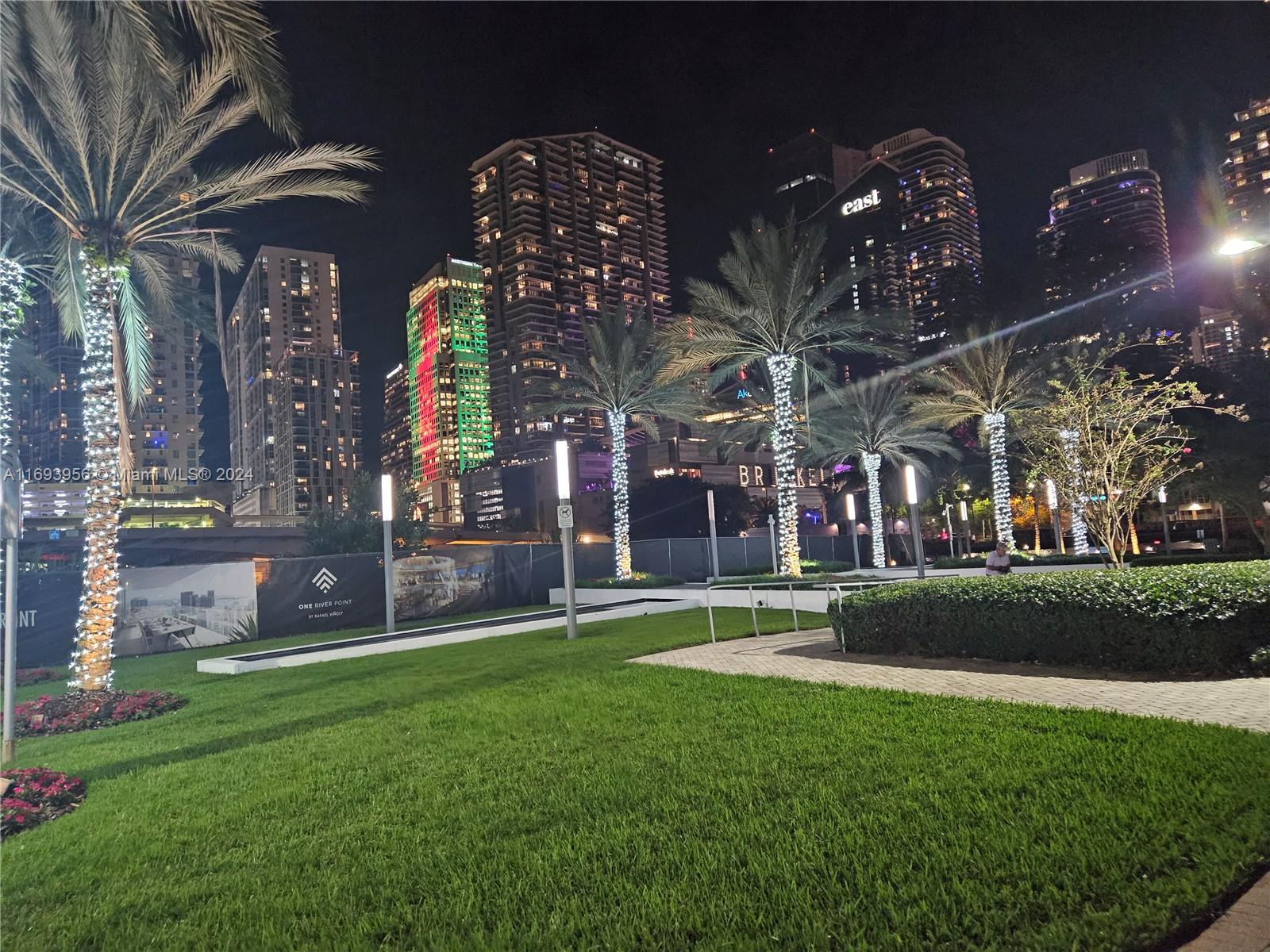 350 S Miami Ave #2714, Miami FL 33130