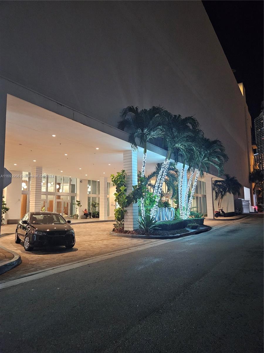 350 S Miami Ave #2714, Miami FL 33130