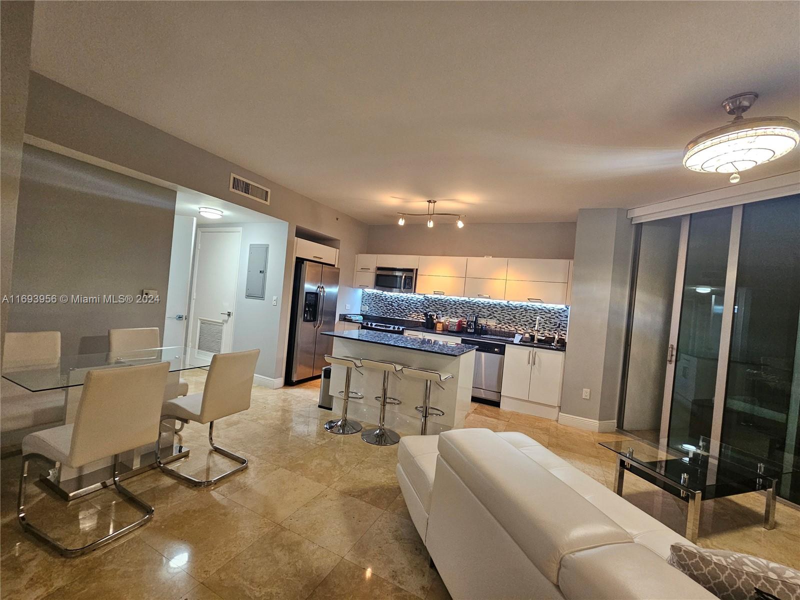 350 S Miami Ave #2714, Miami FL 33130