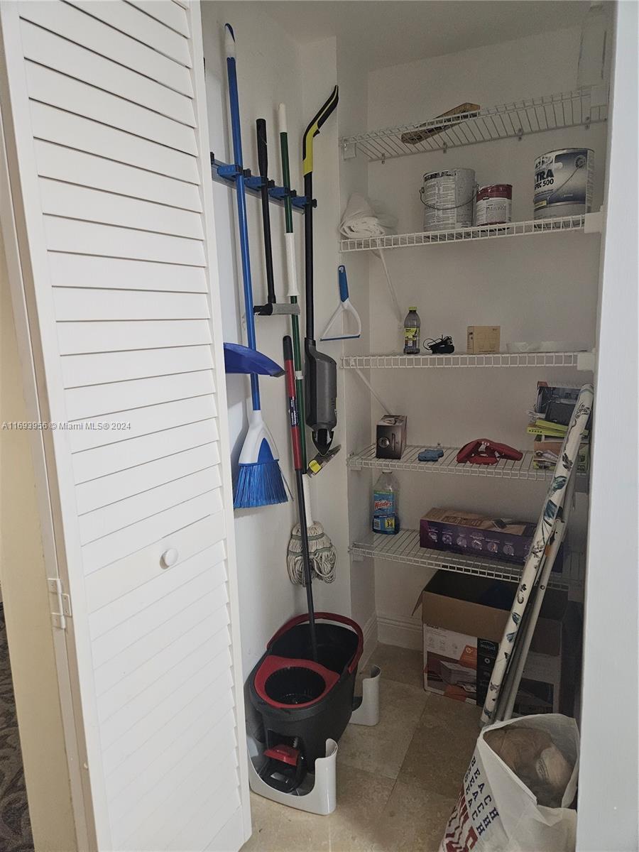 350 S Miami Ave #2714, Miami FL 33130