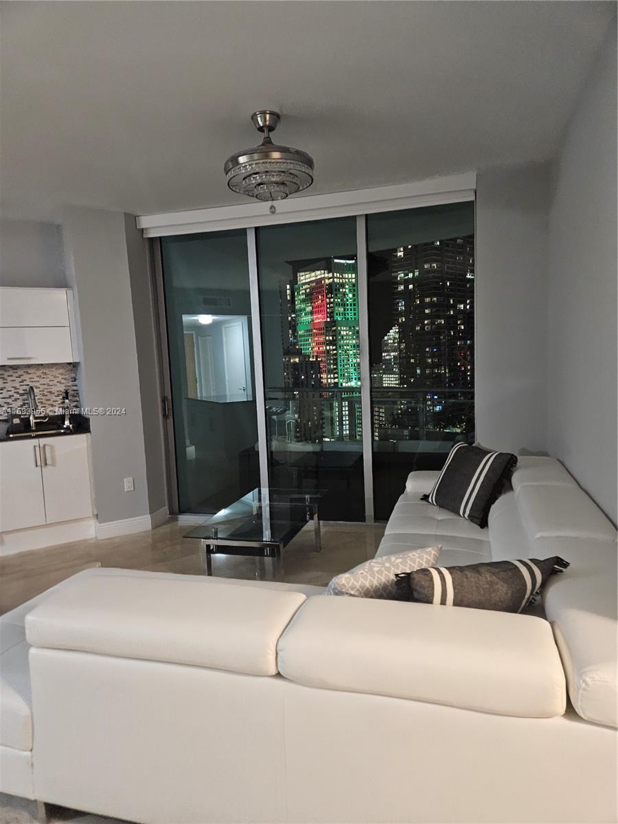 350 S Miami Ave #2714, Miami FL 33130