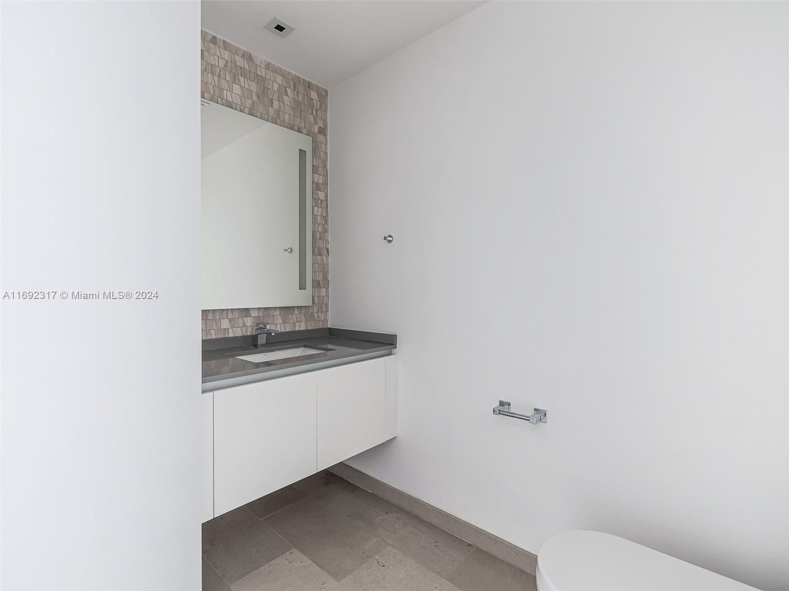 88 SW 7th St #1901, Miami, Florida image 21