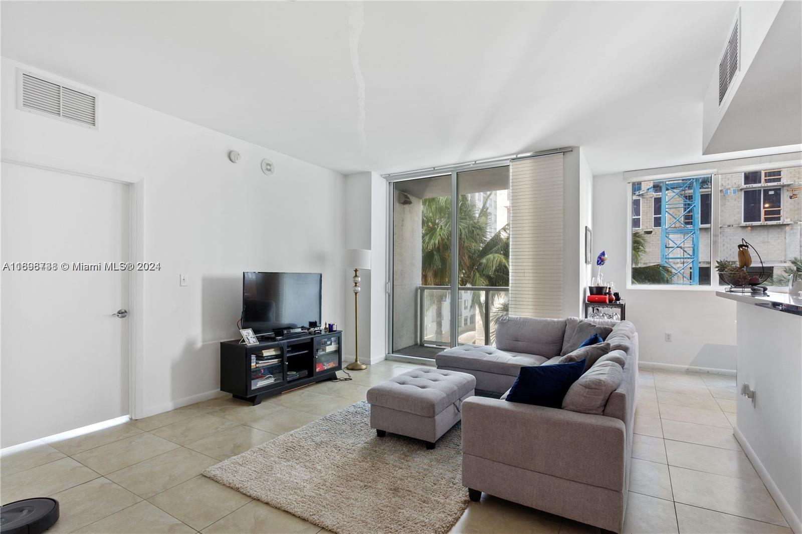 253 NE 2nd St #1108, Miami, Florida image 2