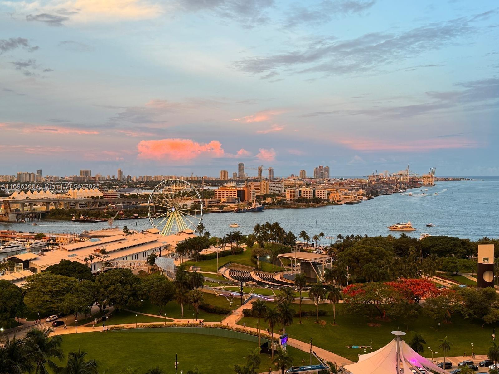 Condo for Sale in Miami, FL
