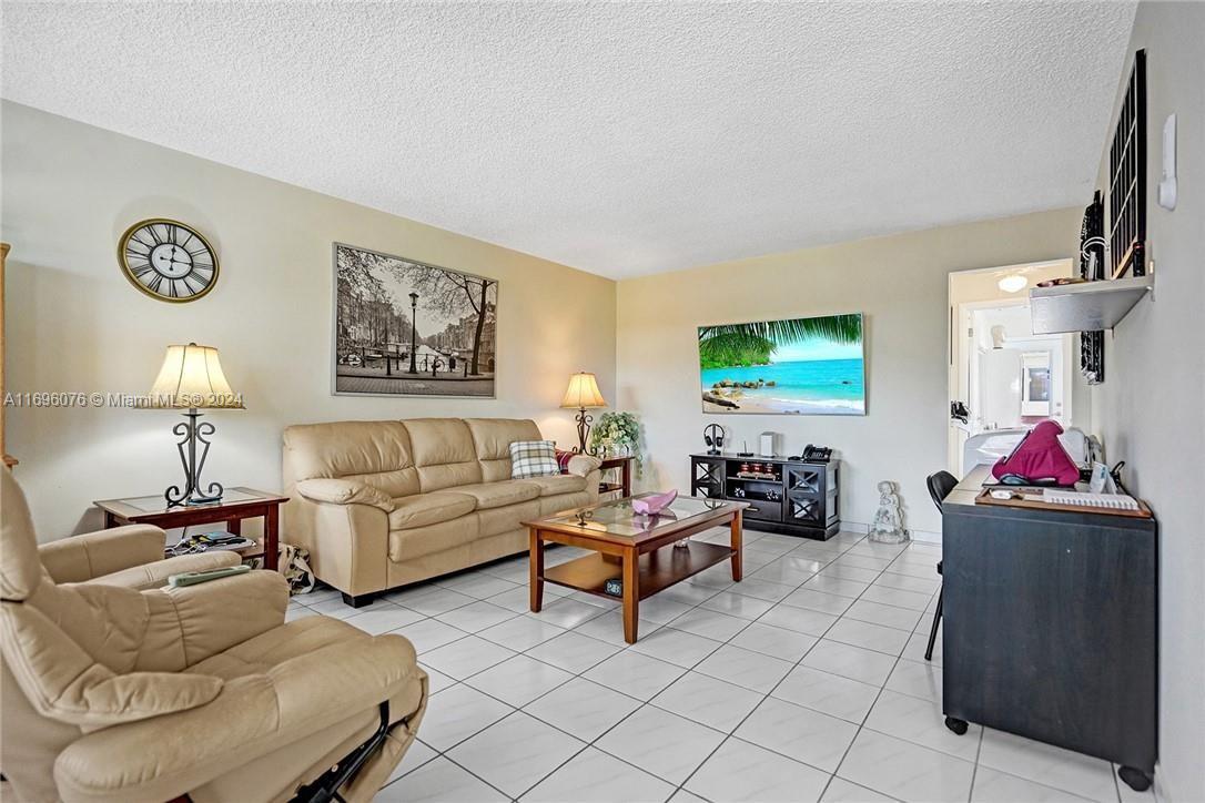 1015 SW 11th Ave #11K, Hallandale Beach, Florida image 3