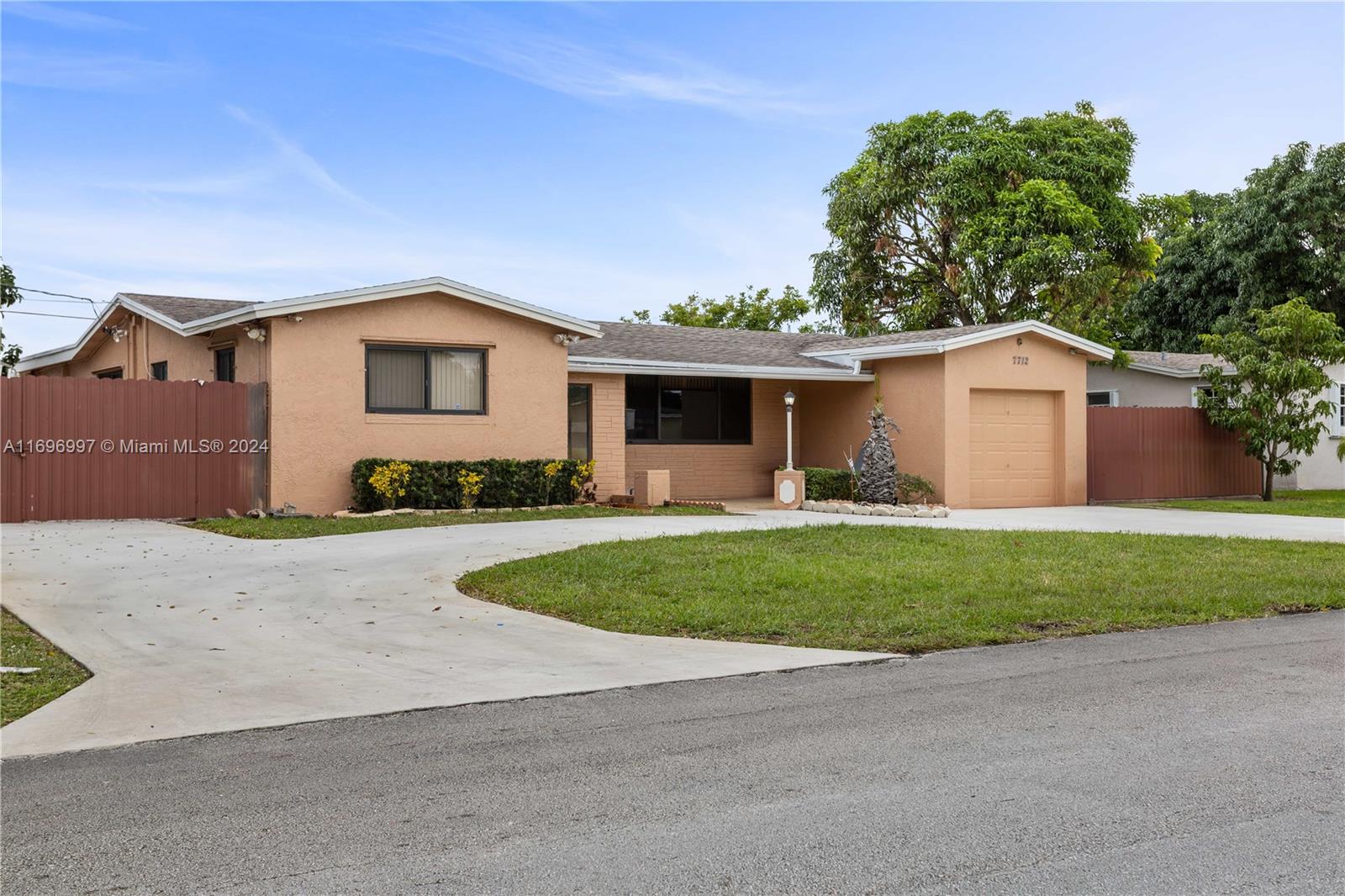 7712 Biltmore Blvd, Miramar, Florida image 3