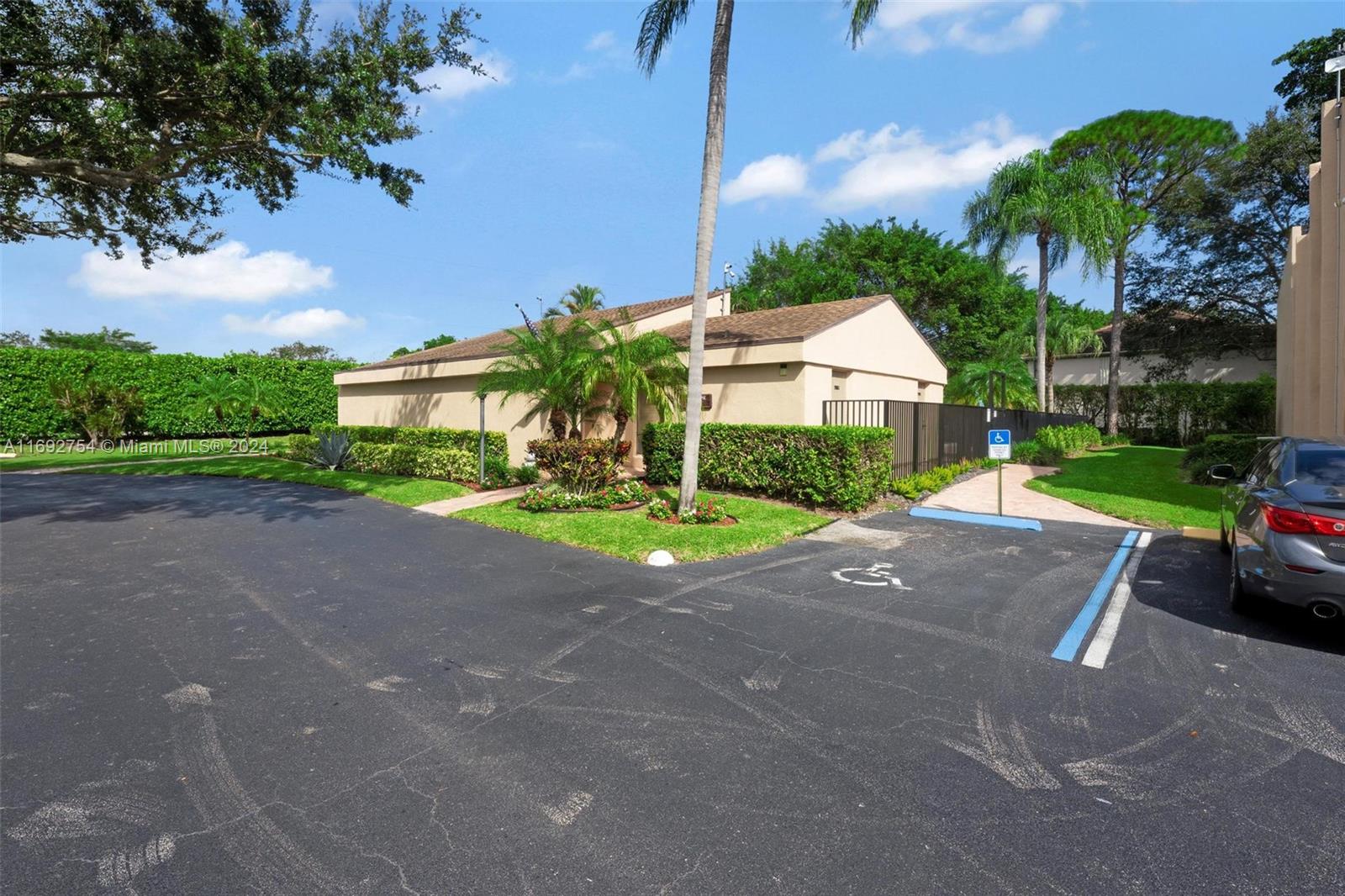 6444 Pumpkin Seed Cir #111, Boca Raton, Florida image 34