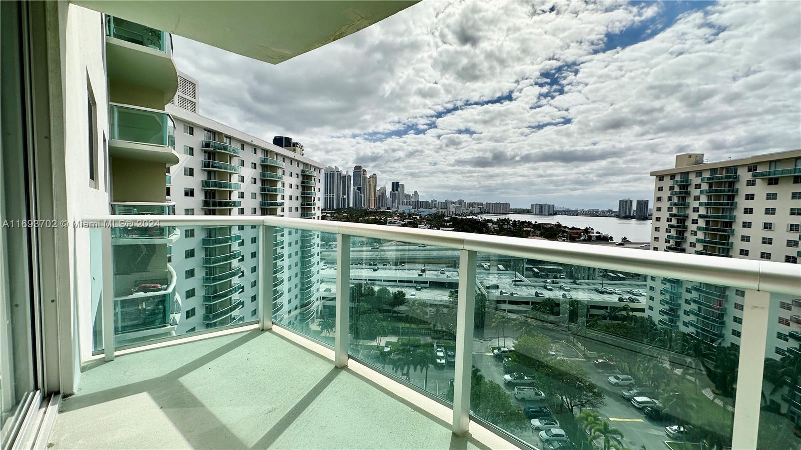 19380 Collins Ave #1425, Sunny Isles Beach, Florida image 2