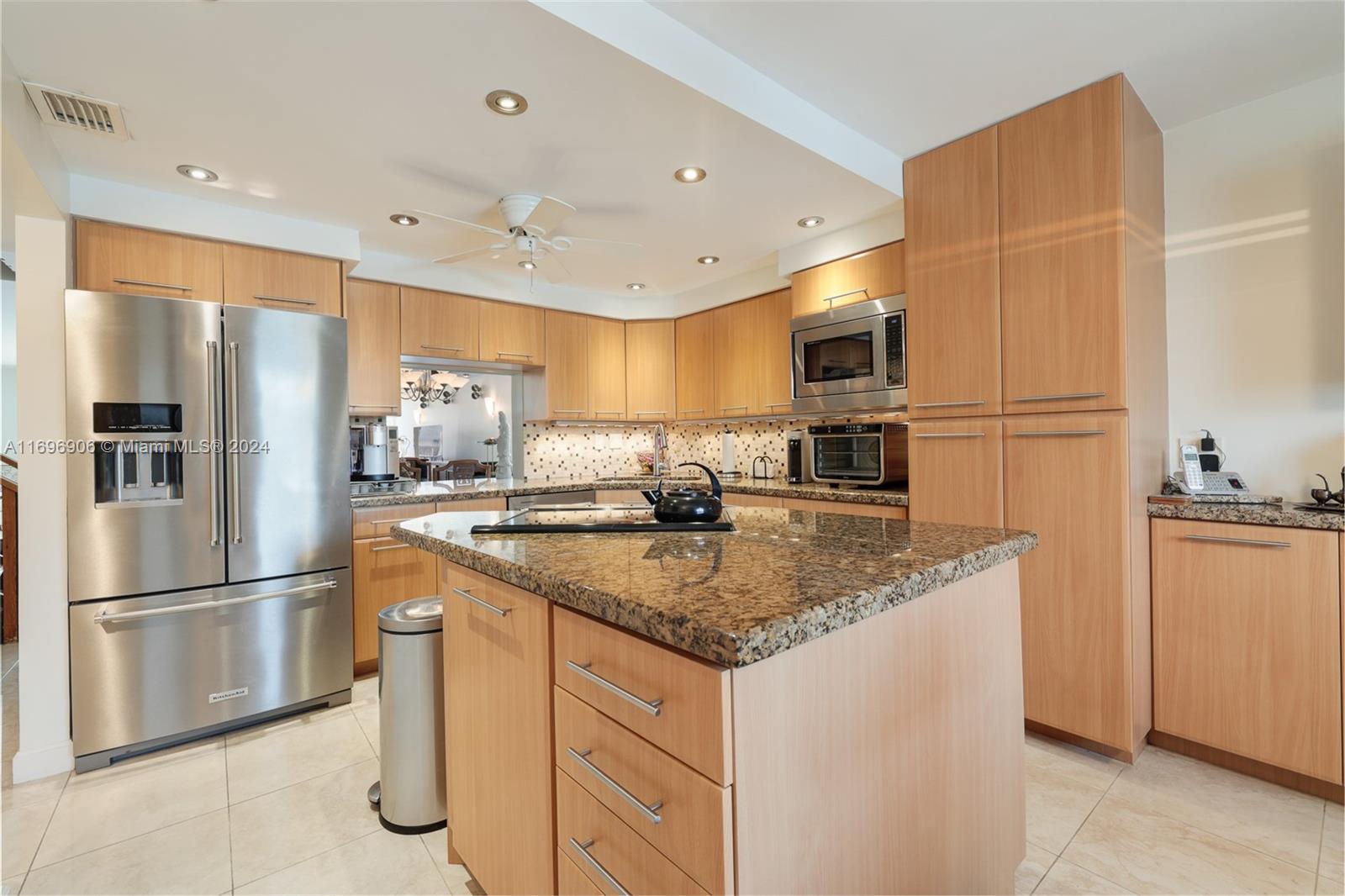 Listing Photo 8