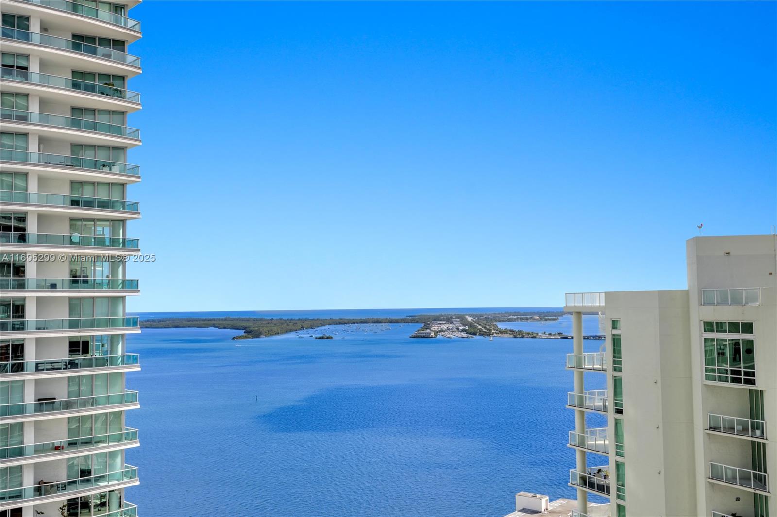1300 Brickell Bay Dr #2805, Miami FL 33131