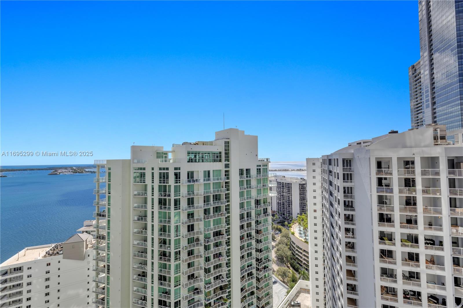 1300 Brickell Bay Dr #2805, Miami FL 33131