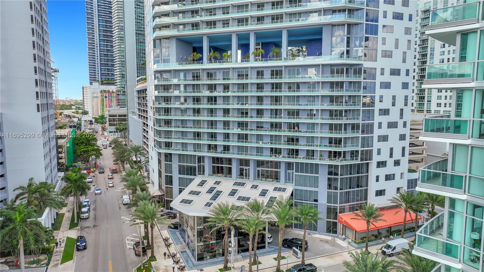 1300 Brickell Bay Dr #2805, Miami FL 33131