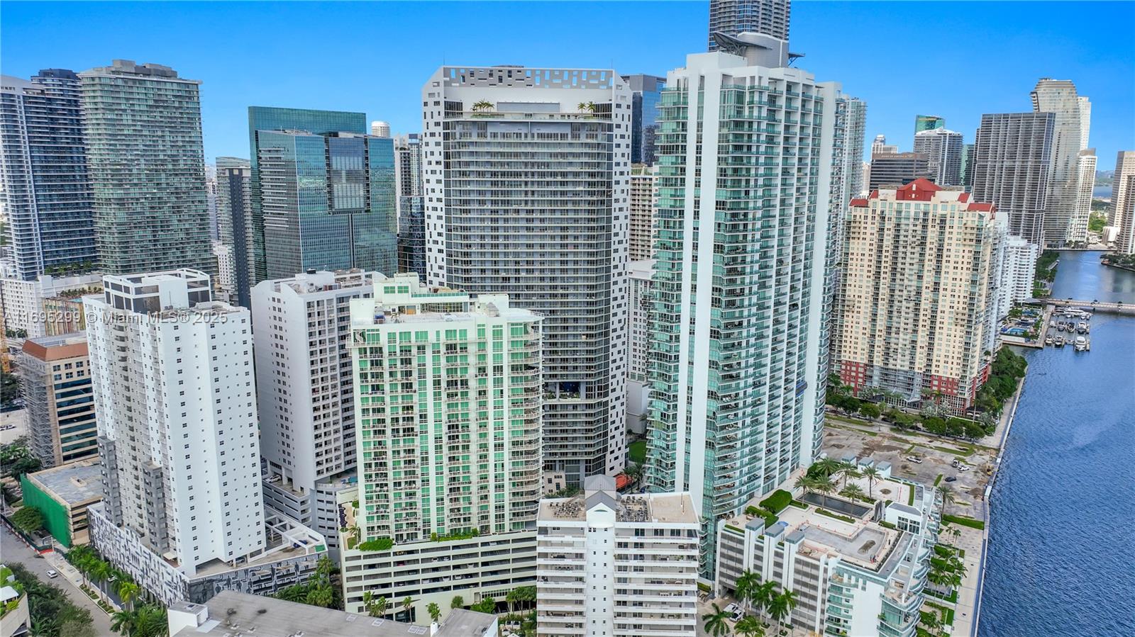 1300 Brickell Bay Dr #2805, Miami FL 33131