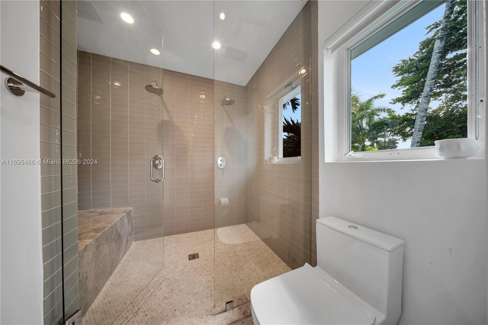 6165 Pine Tree Dr, Miami Beach, Florida image 23