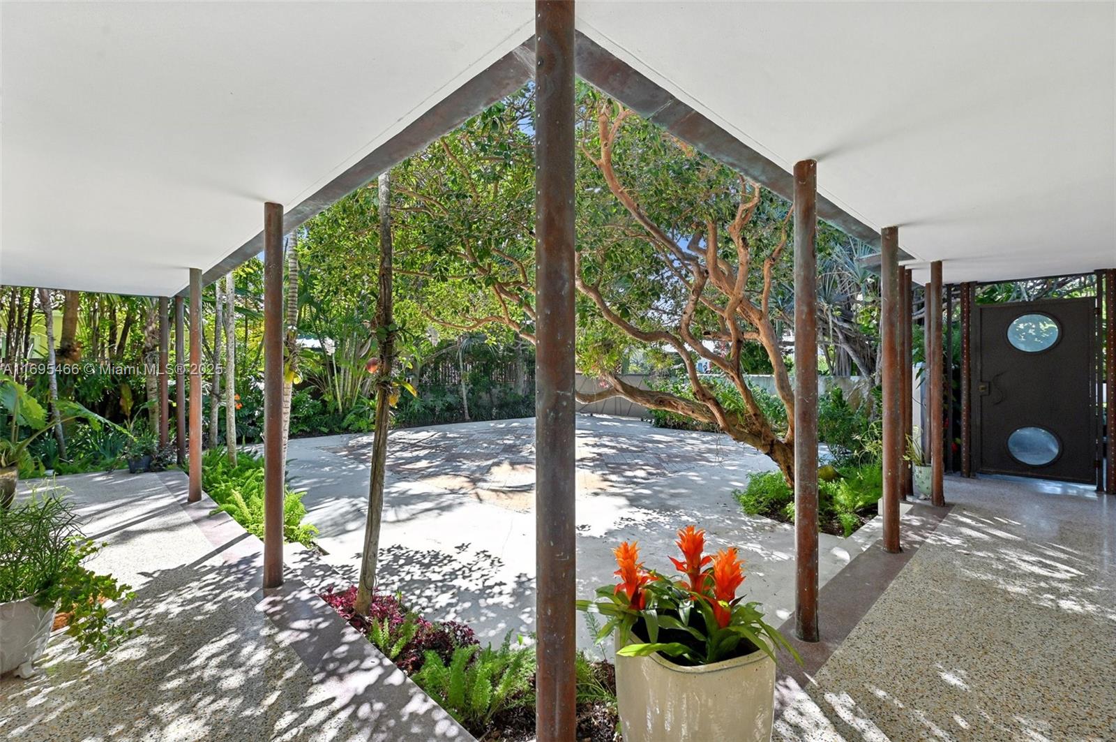 6165 Pine Tree Dr, Miami Beach, Florida image 3